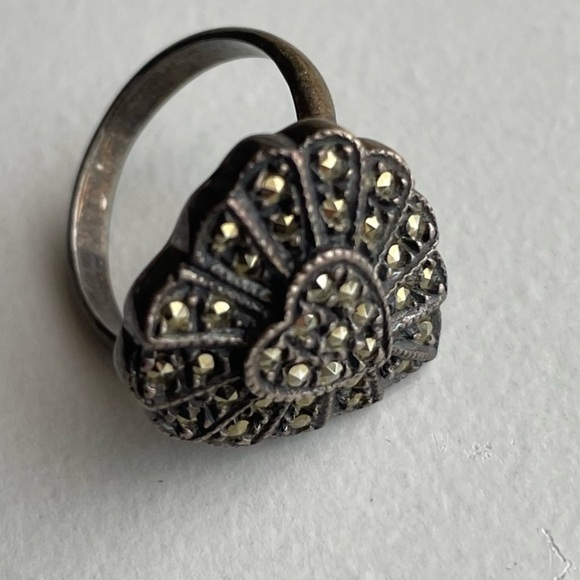 Vintage Sterling Silver marcasite Heart Ring - Picture 7 of 10